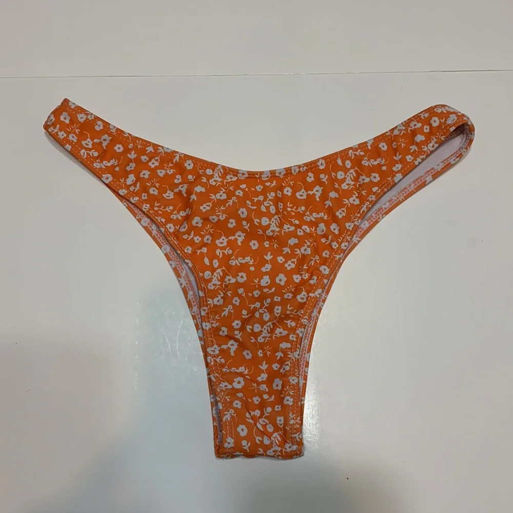 Swimsuit - Picture 5 of 6